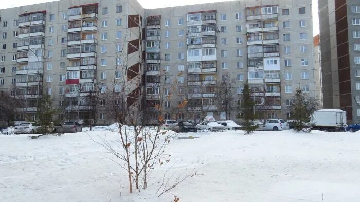 Фото: Парковка, автомобильная парковка, ул. 30 лет Победы, 91А, Тюмень, Россия -