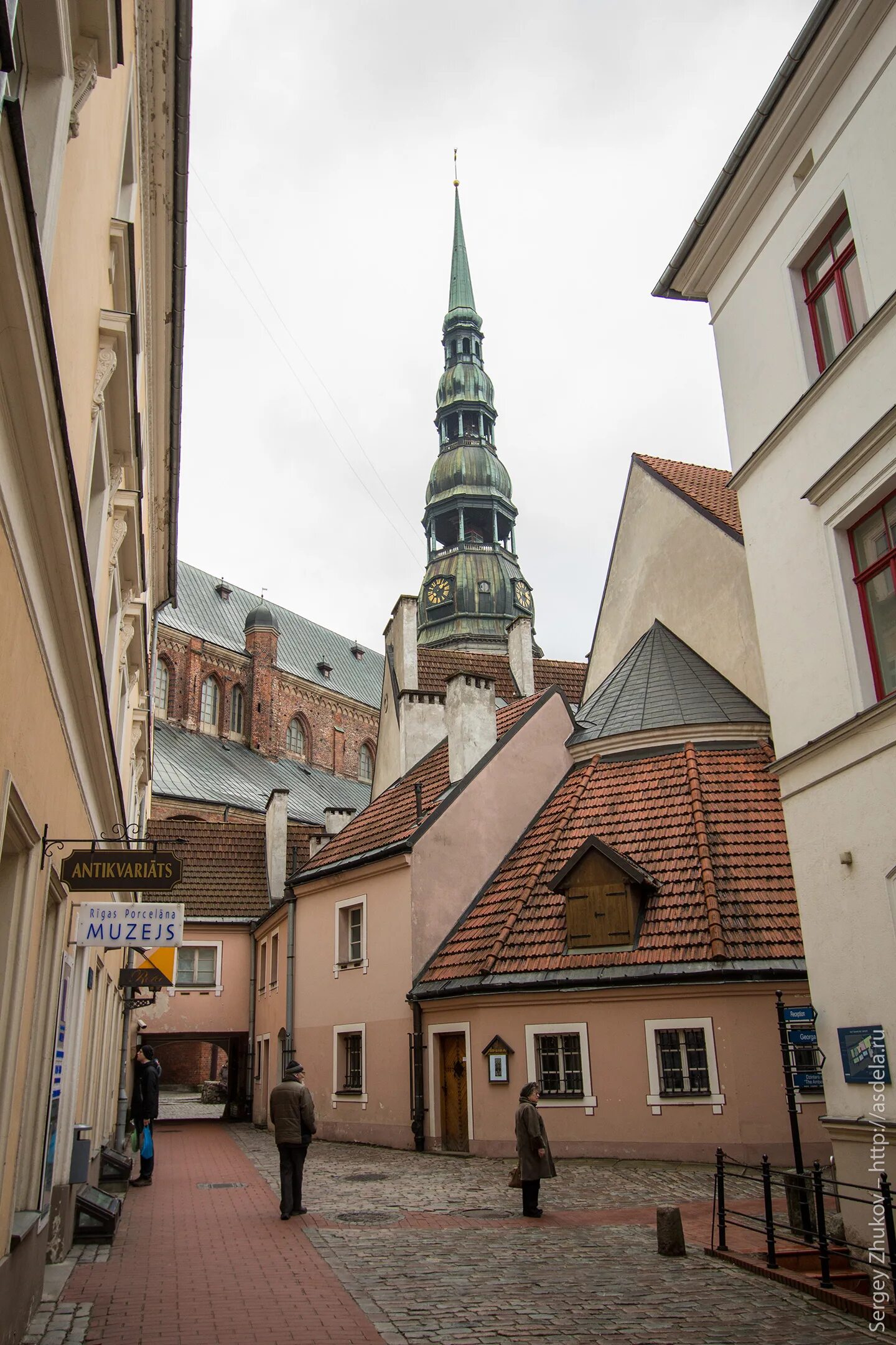 Латвия старый город. Улица риги старый город. Яуниела (jauniela – «новая улица»), д. Латвия рига старый город. Латвия рига.