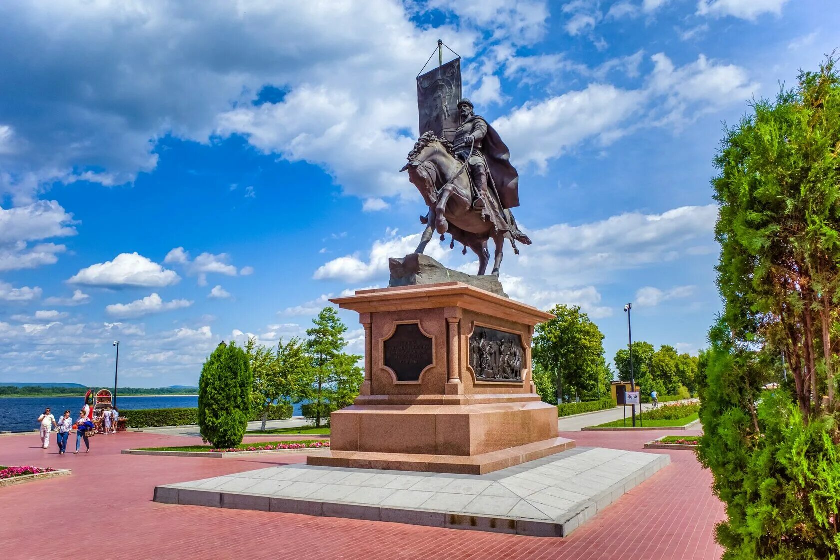 губернская дума самара. нужды самары. волга самара ладья набережная. засекин памятник в самаре. красноармейская улица самара.