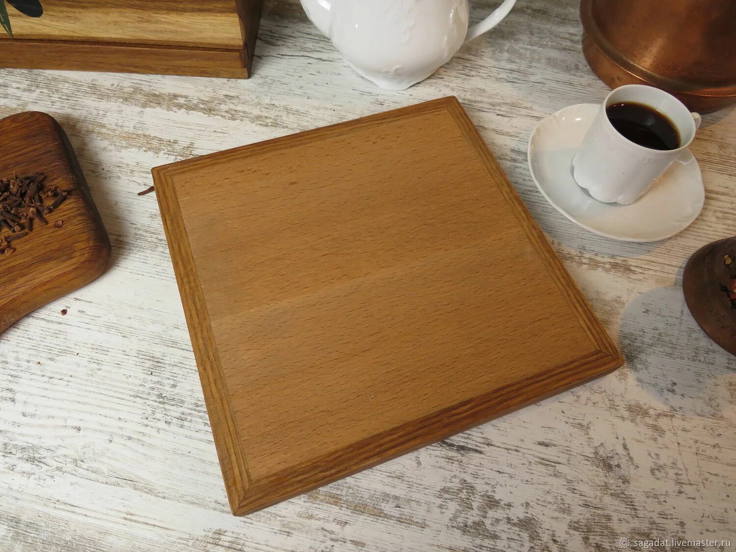 Сервировочный поднос из дерева. Столик поднос snack tray. Поднос ног. Берпи с выпрыгиванием. Упражнение лягушка берпи.