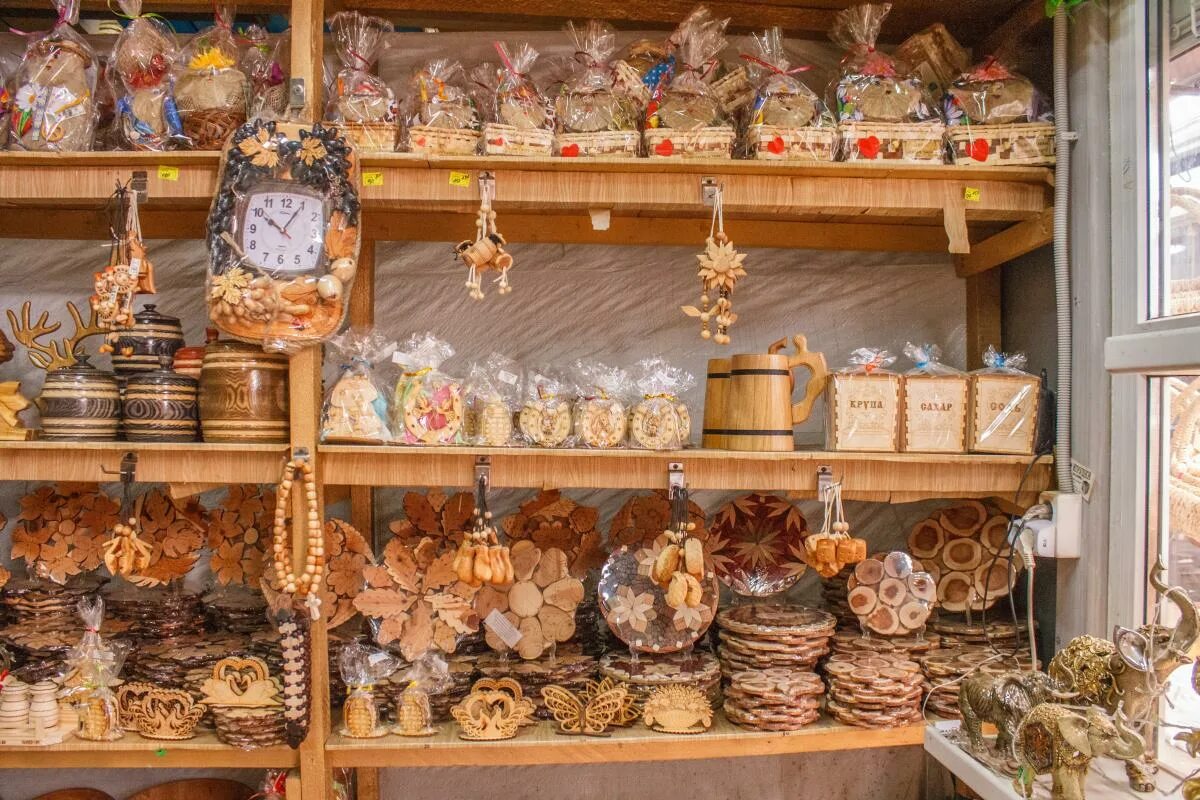 Наценка в розничной торговле. Расчеты в розничной торговле. Ручной пошив. Реализация вручную. Баннер цветы.