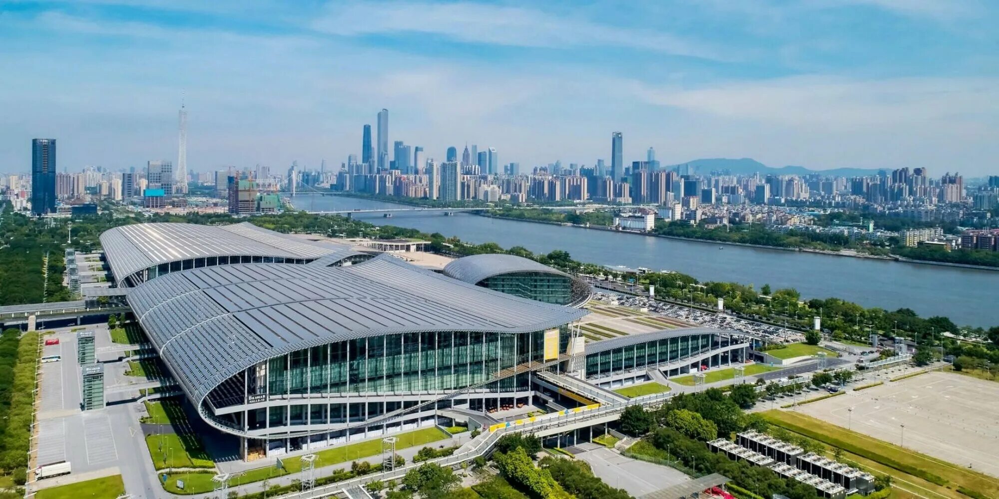 Canton fair 2024. Комплекс Кантонской ярмарки, Гуанчжоу, Китай. Кантон (Гуанчжоу). Выставочный комплекс Пачжоу. Выставка Гуанчжоу кантон фейр.