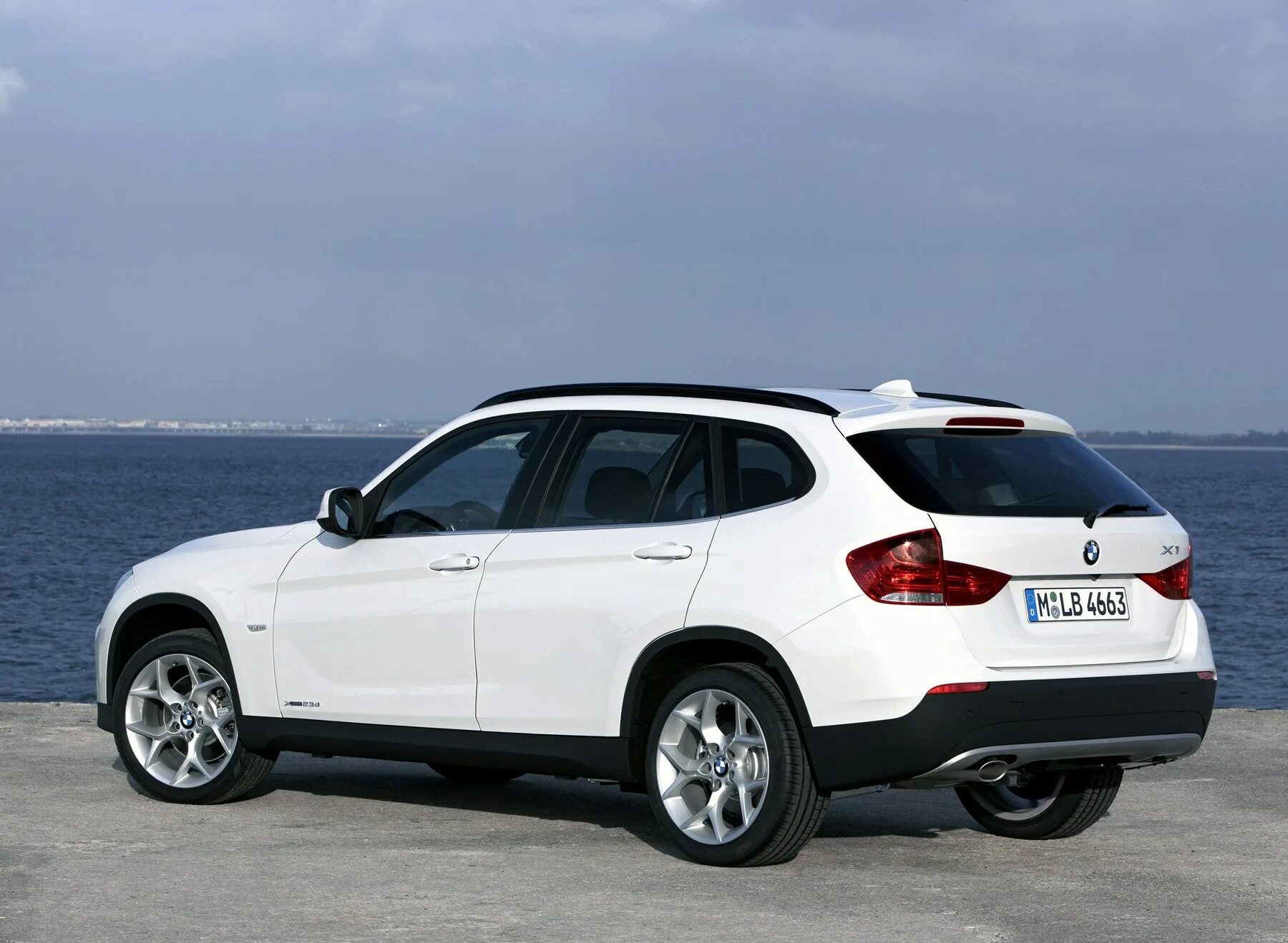 X 1 18 1 12. BMW x1 2011. БМВ х1 2008. БМВ x1 2008. BMW x1 e84.