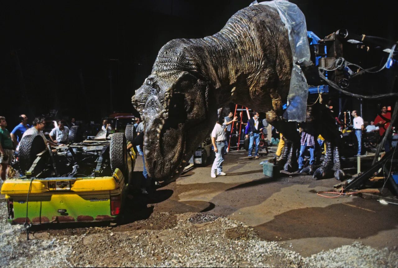 Где снимали динозавр. Парк юрского периода 1993 динозавры. steven spielberg jurassic park. мир юрского периода 1 1993.