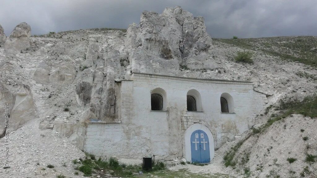 Мужской монастырь воронежская область. Свято-Успенский Дивногорский мужской монастырь Воронежская. Дивногорский Успенский монастырь. Дивногорский Успенский монастырь Лискинский район. Дивногорский Успенский монастырь Воронежская область.