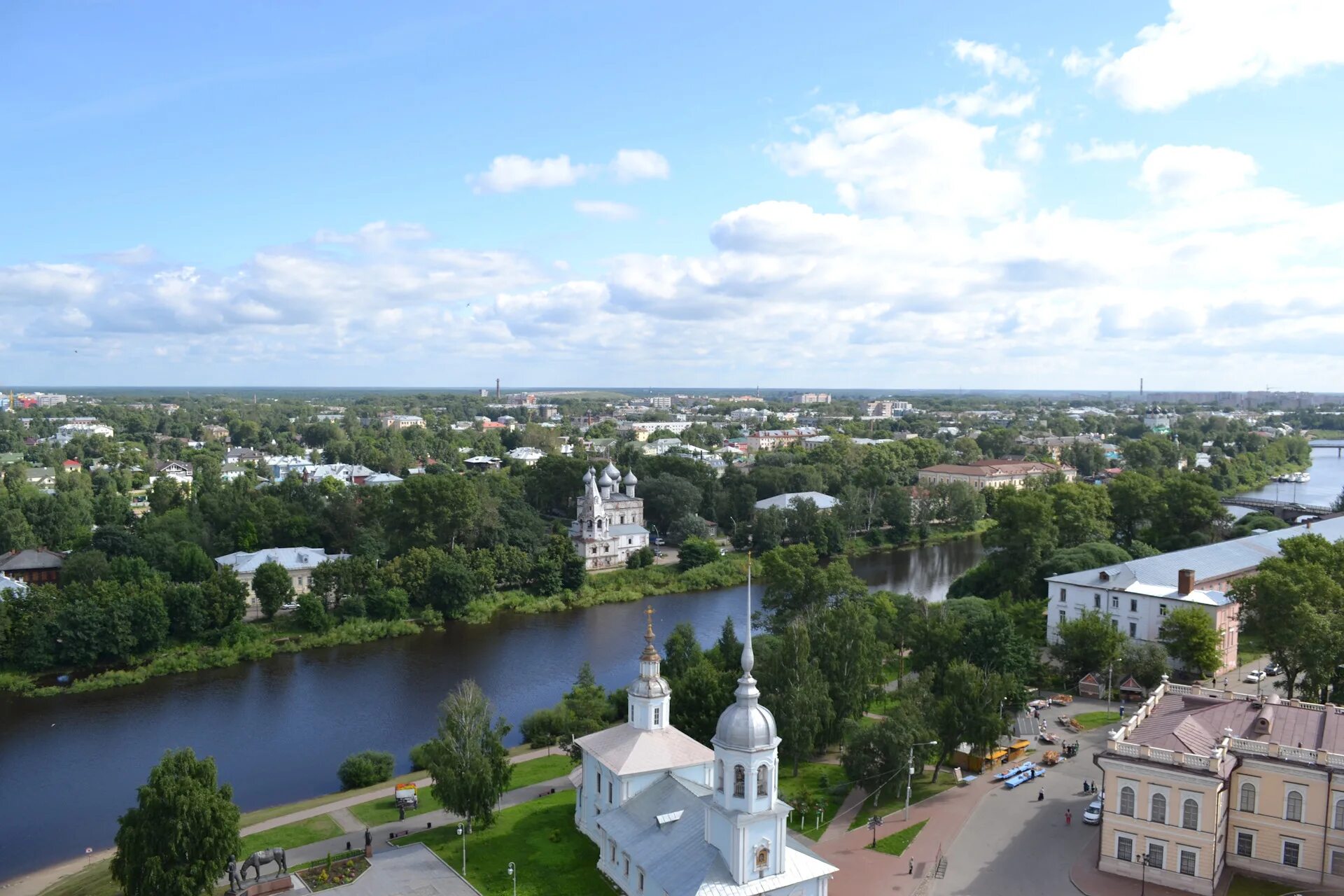 Вологда погулять. Вологда смотровая площадка Софийского собора. Колокольня Вологда. Смотровая площадка Вологда колокольня. Смотровая площадка в Вологде вид.