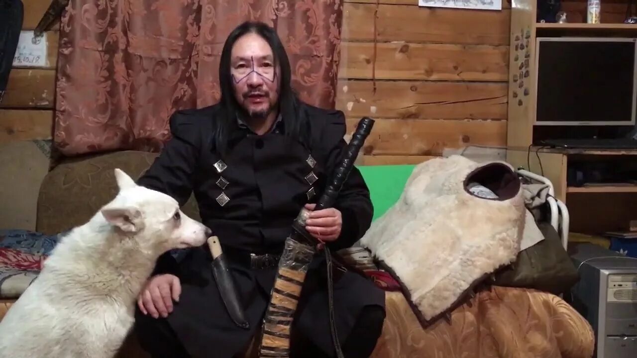 Последнее интервью шамана. Шаман габышев православный. обращение шамана александра габышева. габышев с бубном. шаман габышев с бубном.