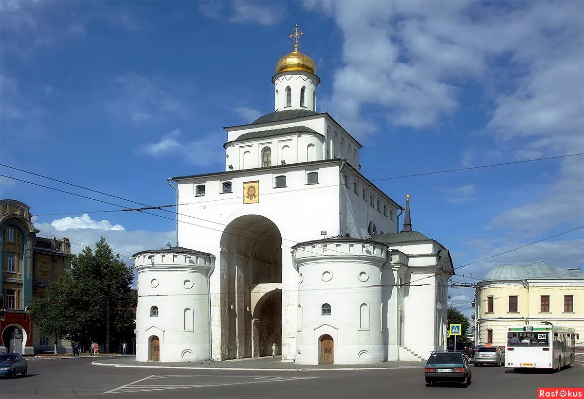 Золотые ворота достопримечательность города. Золотые ворота во Владимире 1158-1164. Золотые ворота Андрея Боголюбского.