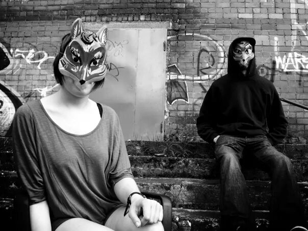 Crystal castles suffocation. Seventh crystal группа. поклонники кристал кастл.