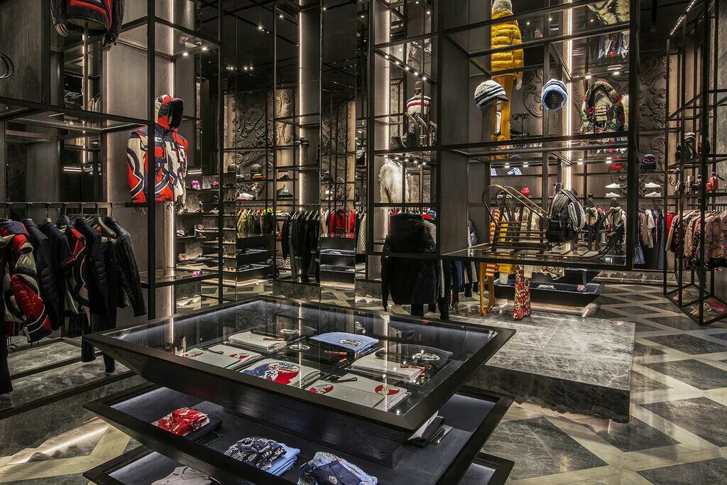 Монклер дубай. Бутик монклер. дубай монклер. dubai mall moncler. витрины moncler.
