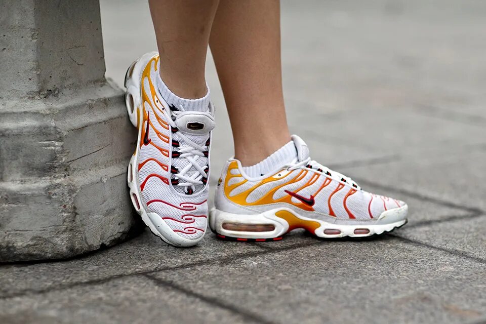 Тн белые. Nike Air Max TN Plus. Nike Air Max TN. Nike Air Max TN Plus White. Nike Air Max TN Plus белые.