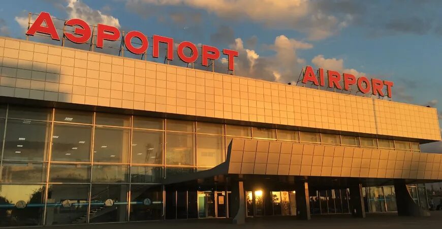 Волгоград гумрак аэропорт табло вылетов. Аэропорт Гумрак. Аэропорт Волгоград. Отель Волгоград аэропорт. Табло аэропорта Гумрак Волгоград.