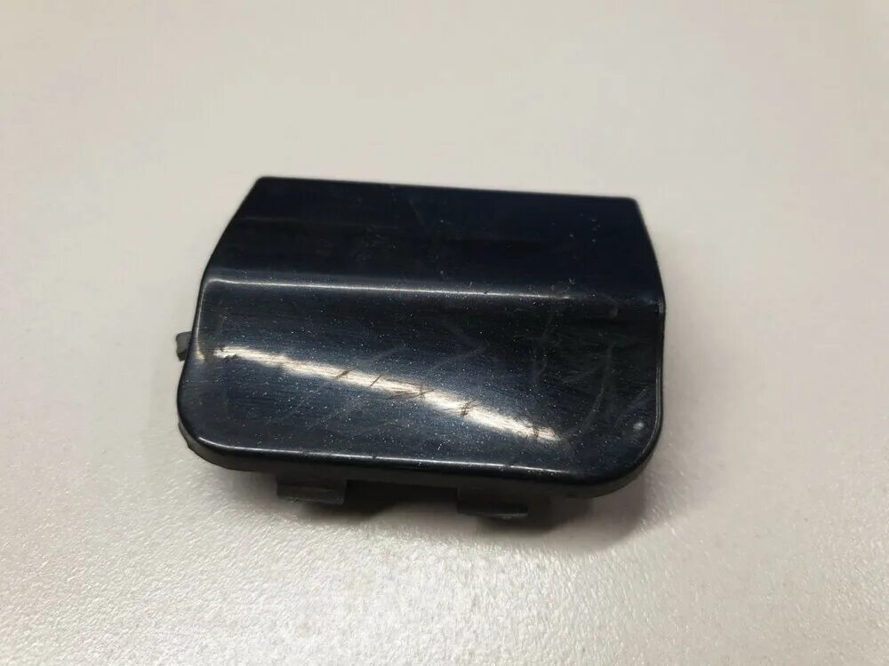 Заглушка бампера ford focus 2. Заглушка бампера под буксировочный крюк мондео 5. Заглушка буксировочного крюка форд фокус 2. Сетка для бампера заглушки крюка. Заглушка заднего бампера.