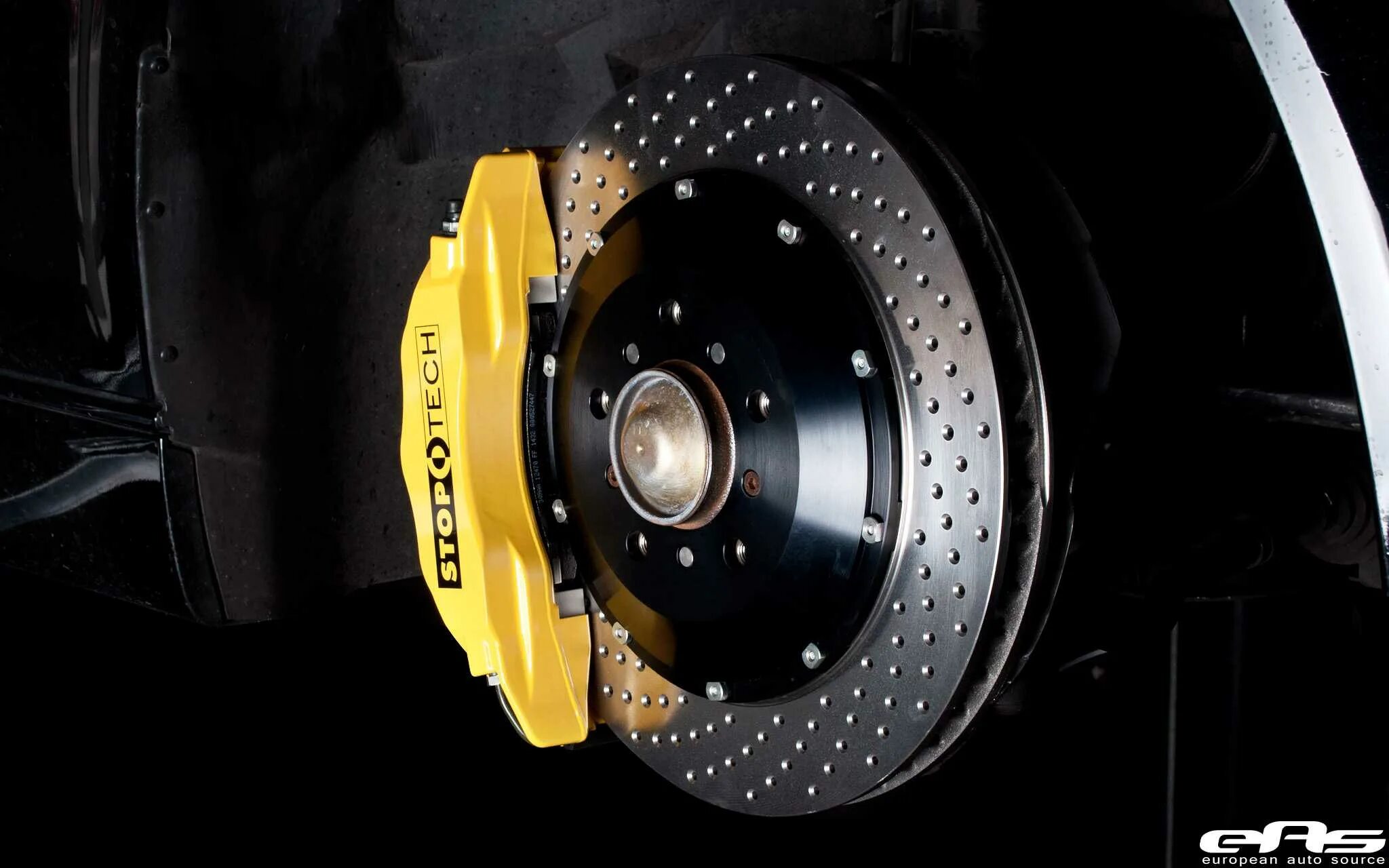 Ресурс тормозных колодок. Срок службы тормозных дисков. Тормозной диск hsа2006. Срок службы тормозных дисков. Изношенный тормозной диск.