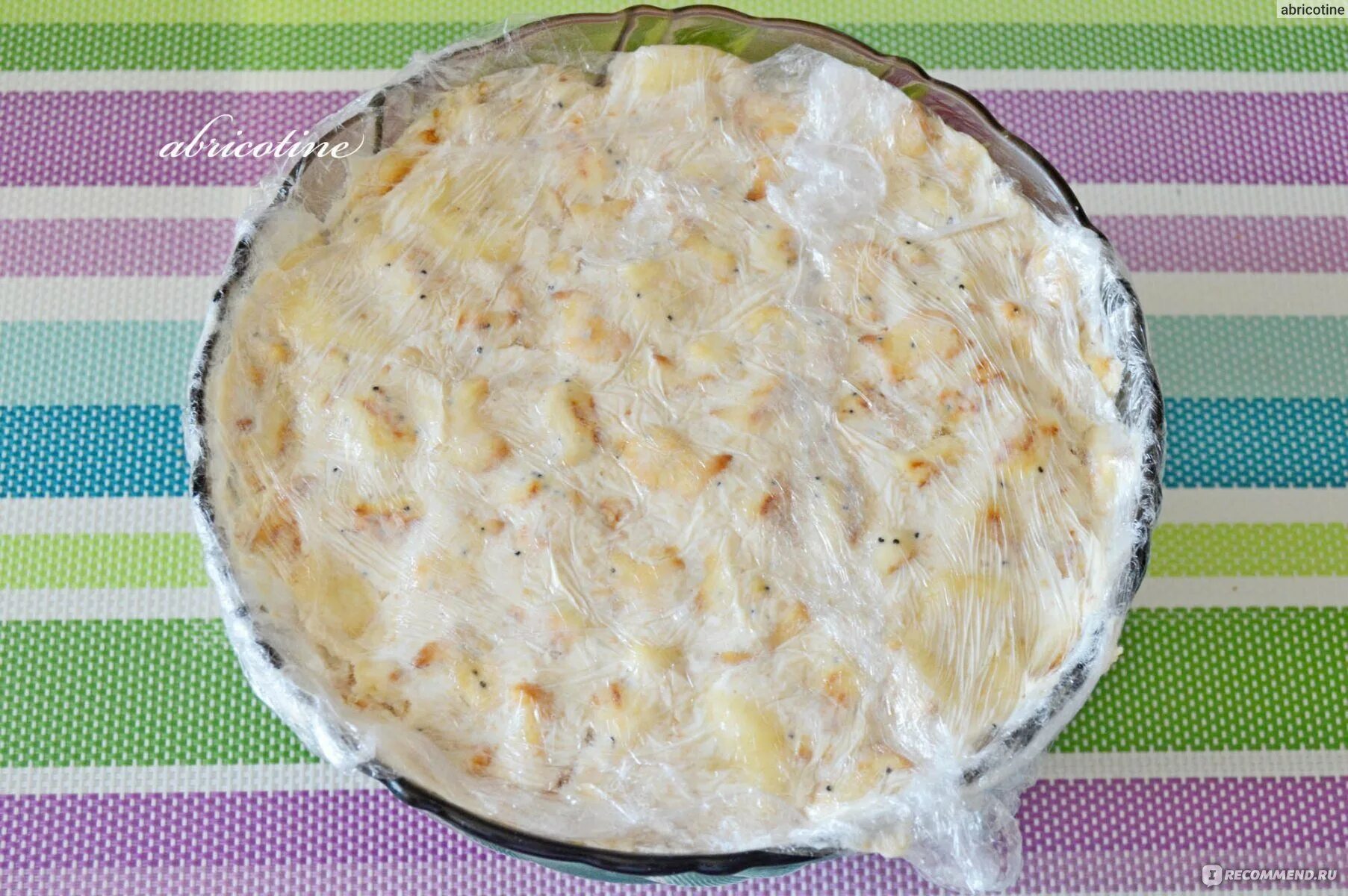 Торт без выпечки из крекера рыбки со сметаной. Крекер рыбки со сметаной. Торт из крекера рыбки со сметаной и бананом. Торт с крекером рыбки. Торт из крекера рыбки.