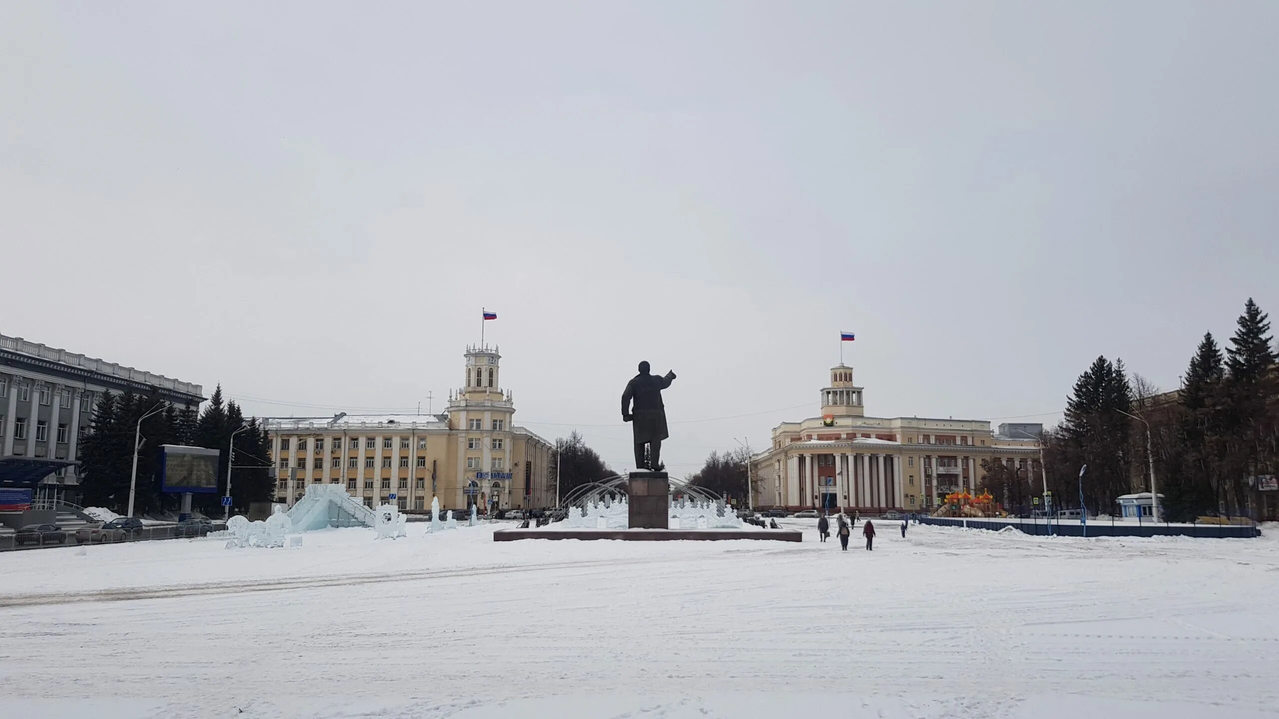 Шатров город. Кемерово исторический центр. кемерово центр города. зима в городе. ледяные скульптуры.