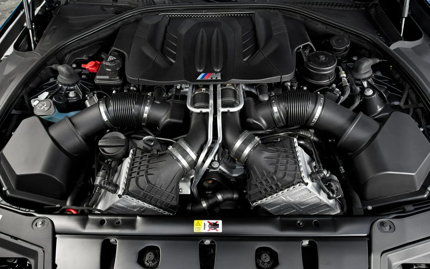 Бмв мотор m5 f90. M5 f90 competition мотор. Bmw s85 v10. Bmw m5 f10 engine. Bmw g power моторы.