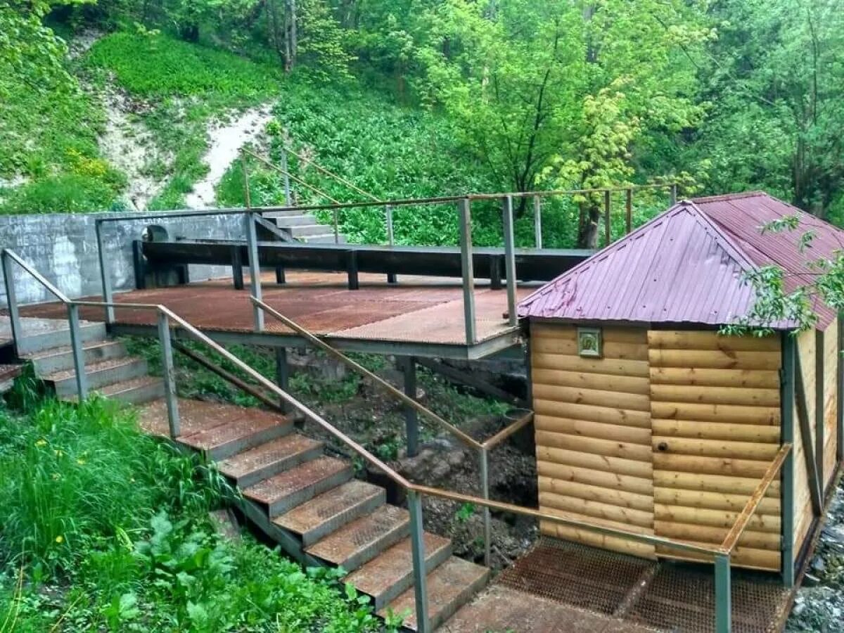 Родники транспорт. Родник белый Колодезь Брянск. Белый колодец Брянск. Белый колодец Родники. Брянск купель белый колодец.