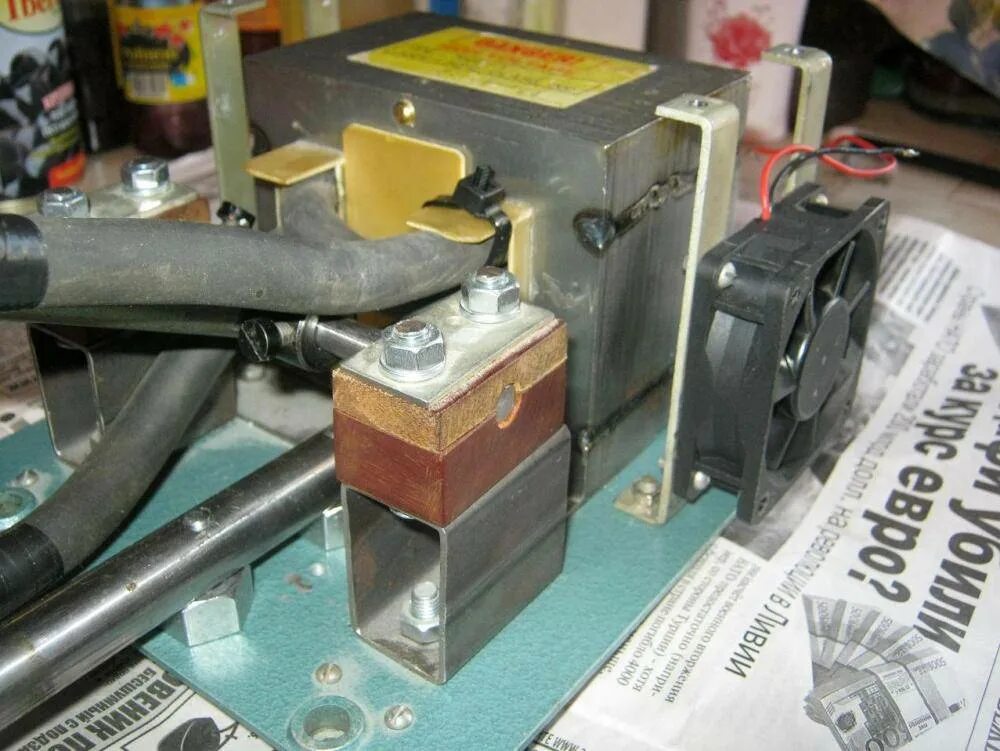 Точечная сварка какой трансформатор. Трансформатор микроволновки точечная сварка. точечная сварка полуавтоматом. трансформатор для машин контактной сварки. точечная сварка из микроволновки.