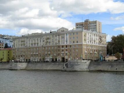 Набережная дом 19
