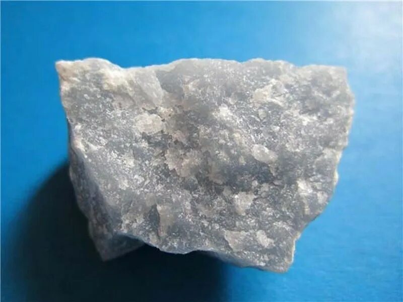 Ангидрид камень. Ангидрит минерал. Ангидрит минерал гипс. Ангидрид порода.