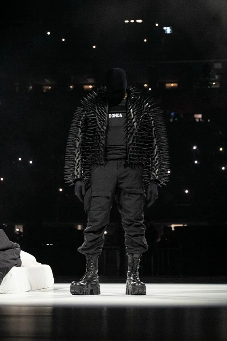 Kanye west grid. Кани вест донда. канье уэст баленсиага. donda 2 канье уэст. kanye west 2025.