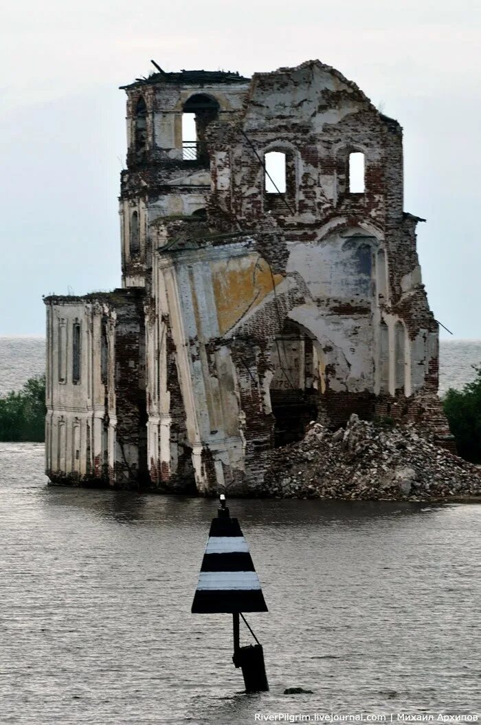 Рыбинское водохранилище храм. Рыбинское водохранилище Молога. Рыбинское водохранилище Церковь Молога. Рыбинское водохранилище затопленный город Молога.