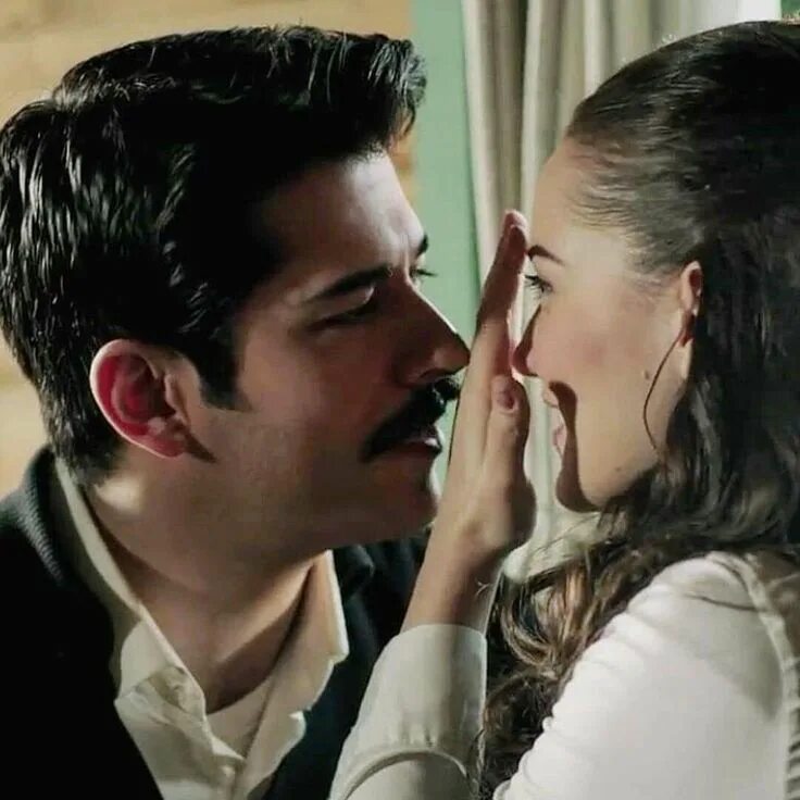 Королёк птичка певчая 2013. Королёк птичка певчая фериде и кямран. Королек птичка певчая фахрие. Ферид турк. Королек - птичка певчая.