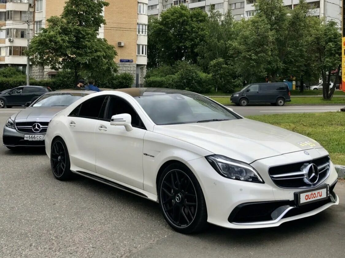 Мерседес CLS 63 AMG 218. Mercedes GLS 63 AMG White. Mercedes Benz CLS 218 белый. CLS w218 AMG белый. М5 цлс