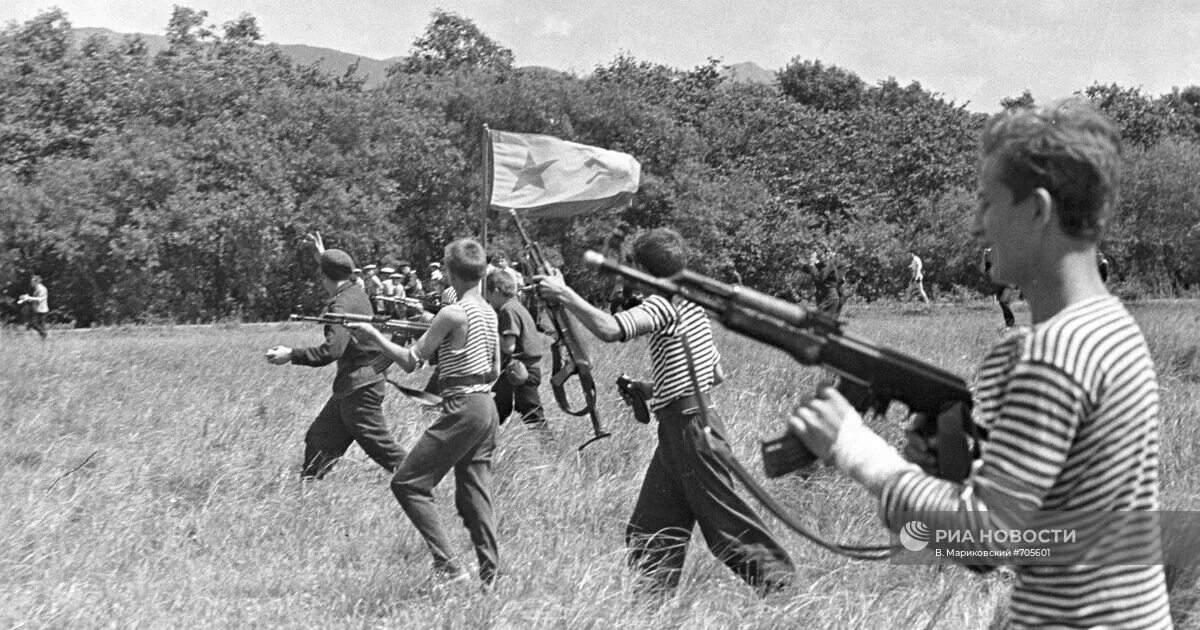 Военно патриотическая игра для пионеров. Зарница 1969. Военно спортивная игра зарница в ссср. Военно патриотическая игра для пионеров. Военно патриотическая игра для пионеров.