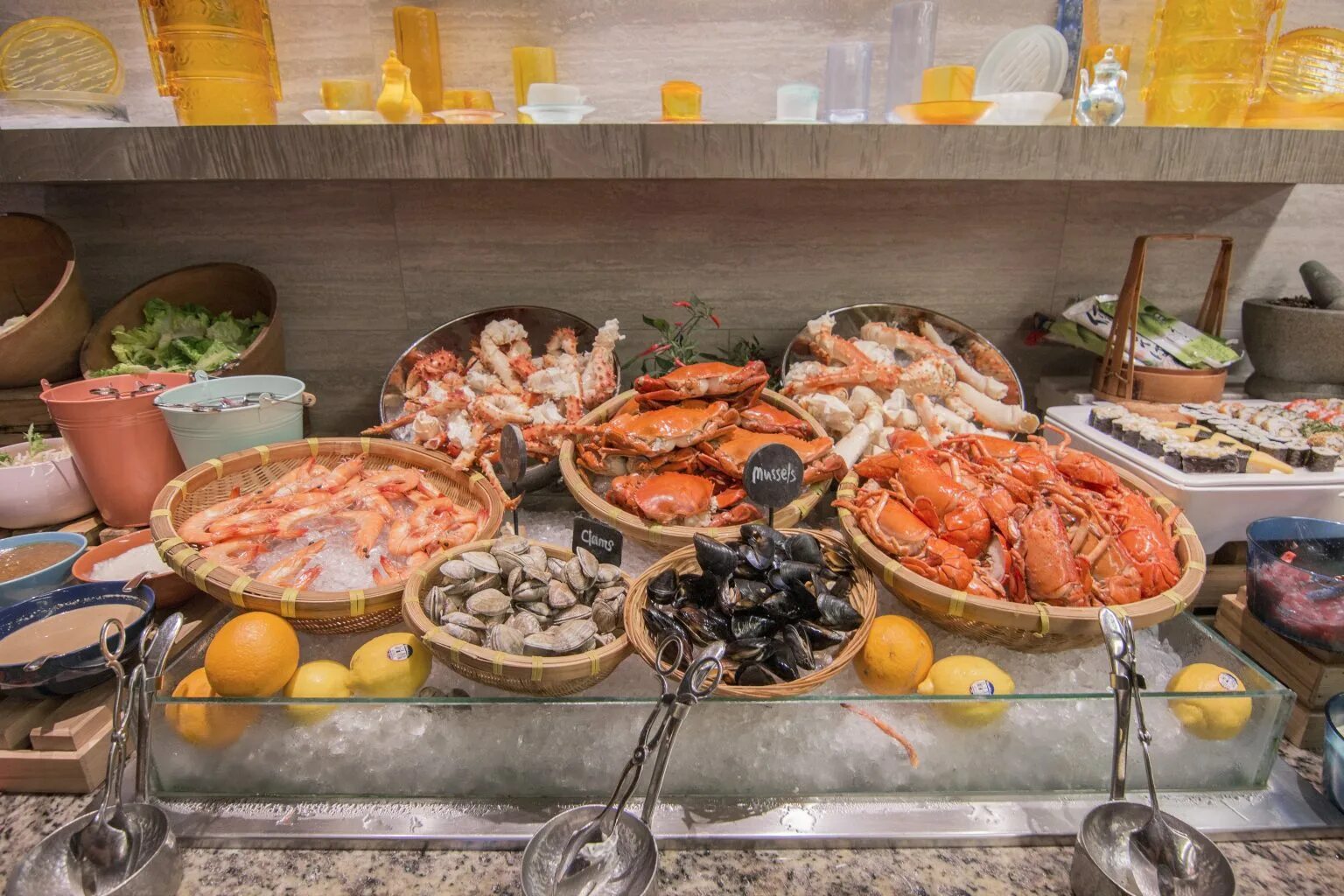 Отели с морепродуктами в турции. Шведский стол морепродукты. морепродукты в турции. турция морские блюда. seafood buffet dubai.