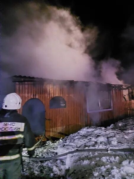Дом кызыл озек. Пожар в Кызыл Озек. Пожар в доме. Пожар в Кызыл-Озеке 24.02.2023. Пожар 24 февраля.