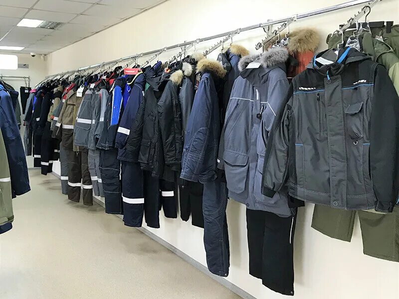 Магазин спецодежды. Тироль 2. Спецодежда ржд. Магазин техноавиа в москве. Баннер магазина спецодежды.