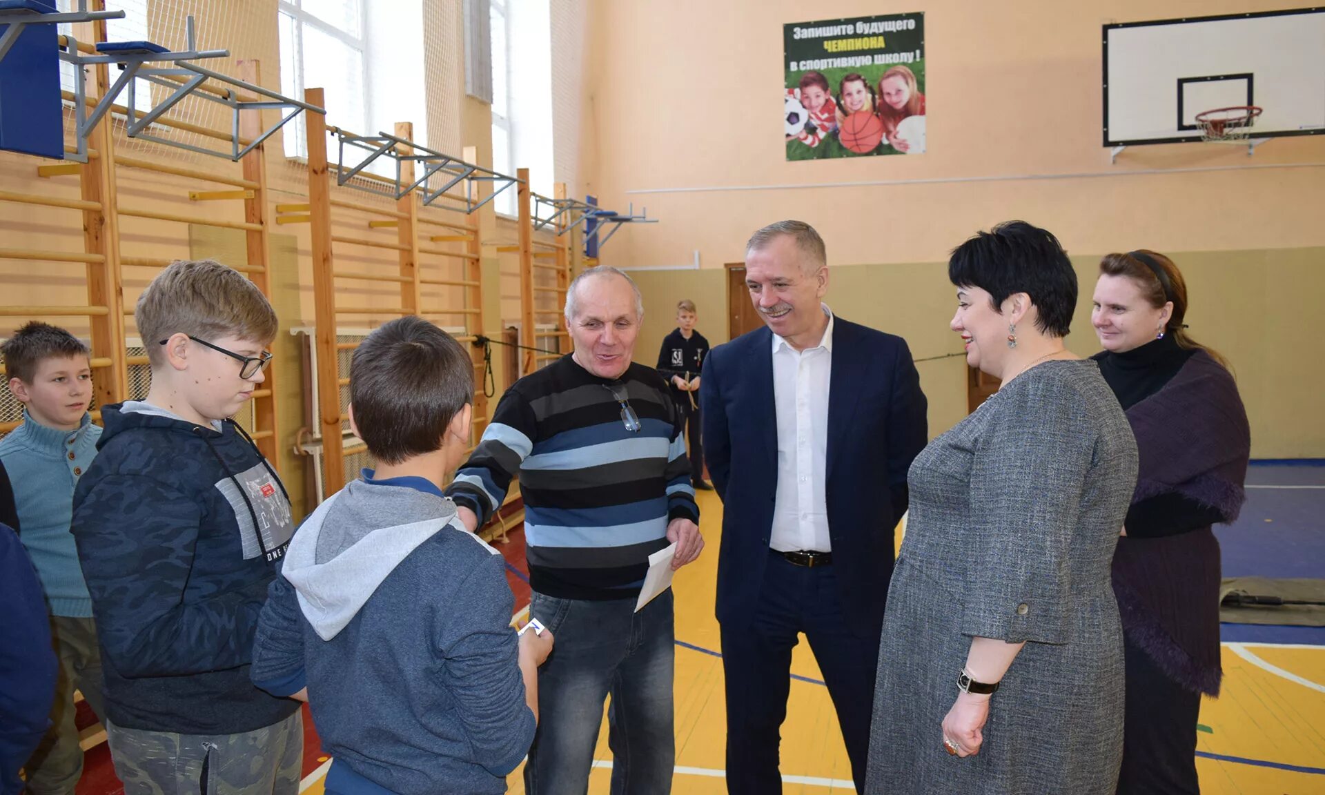 типичные выгоничи брянской области. дом культуры выгоничи. 9 мая выгоничи. выгоничи брянск. железнодорожная станция выгоничи.