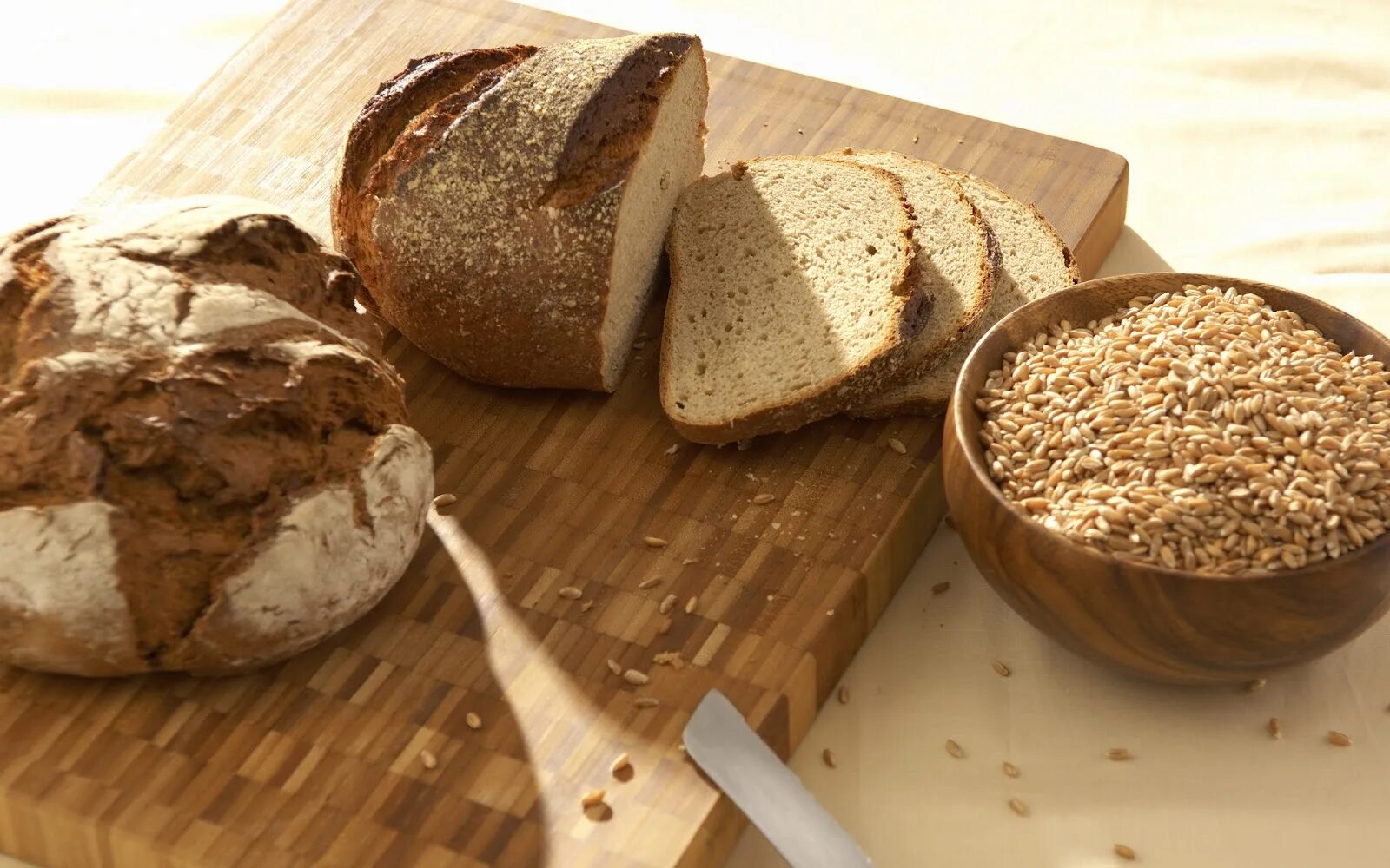 Хлебобулочные изделия для диабетиков. Хлеб при сахарном диабете. Хлеб бездрожжевой насущный. Хлеб зерновой для диабетиков.