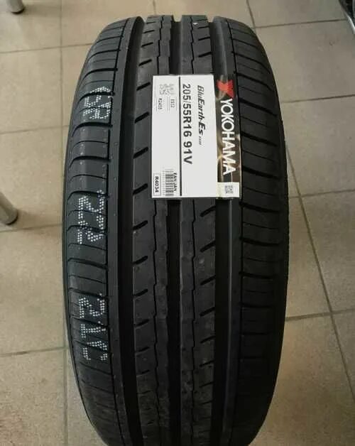 Yokohama BLUEARTH es32 175/65 r14.