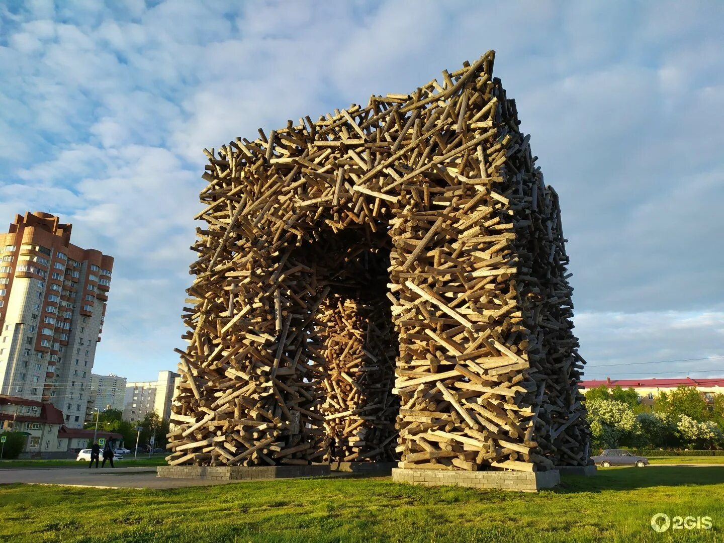 Пермские ворота Пермь памятник. Арт-объект Пермские ворота. Пермь памятник букве «п» (Пермские ворота). Памятник Кама река в Перми. Чем знаменит пермский