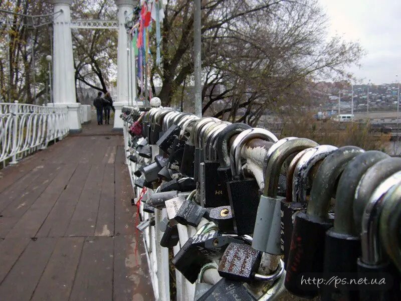 Мост любви где. Мост влюбленных уфа. сад салавата юлаева уфа мост влюбленных. подвесной мост в саду им. салавата юлаева (мост влюблённых) уфа. висячий мост уфа.