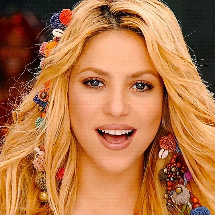 Shakira africa. Shakira 2010 Waka Waka.