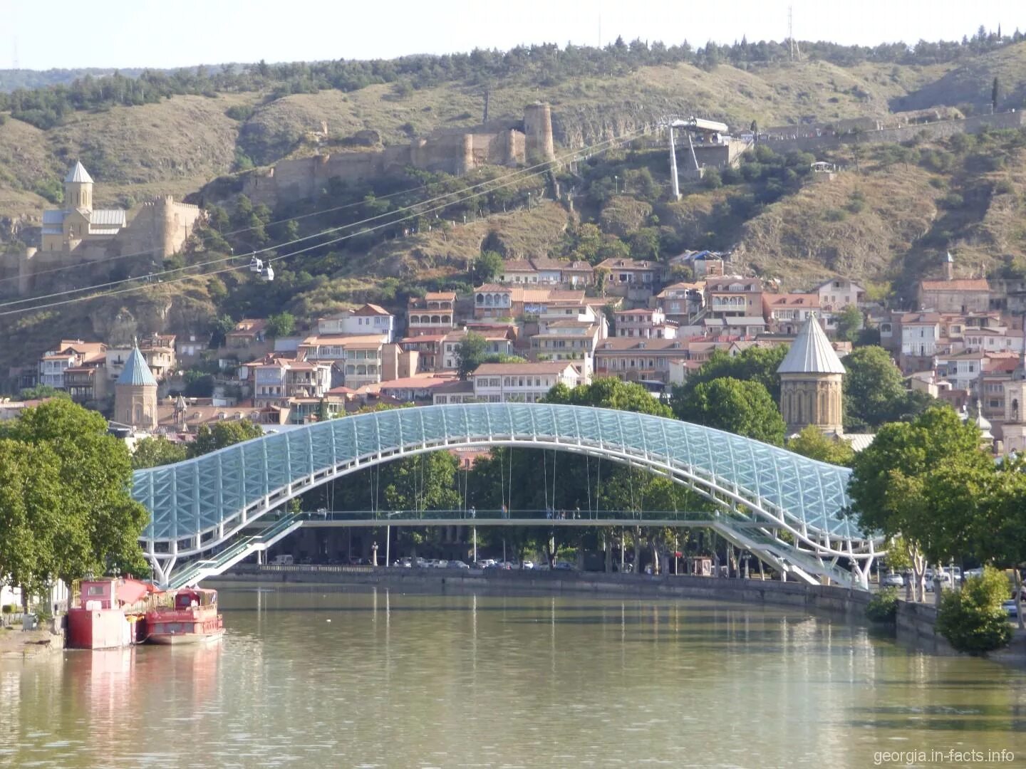 Мост в грузии. Саарбрюкенский мост в Тбилиси. Мост Галактиона Табидзе в Тбилиси.