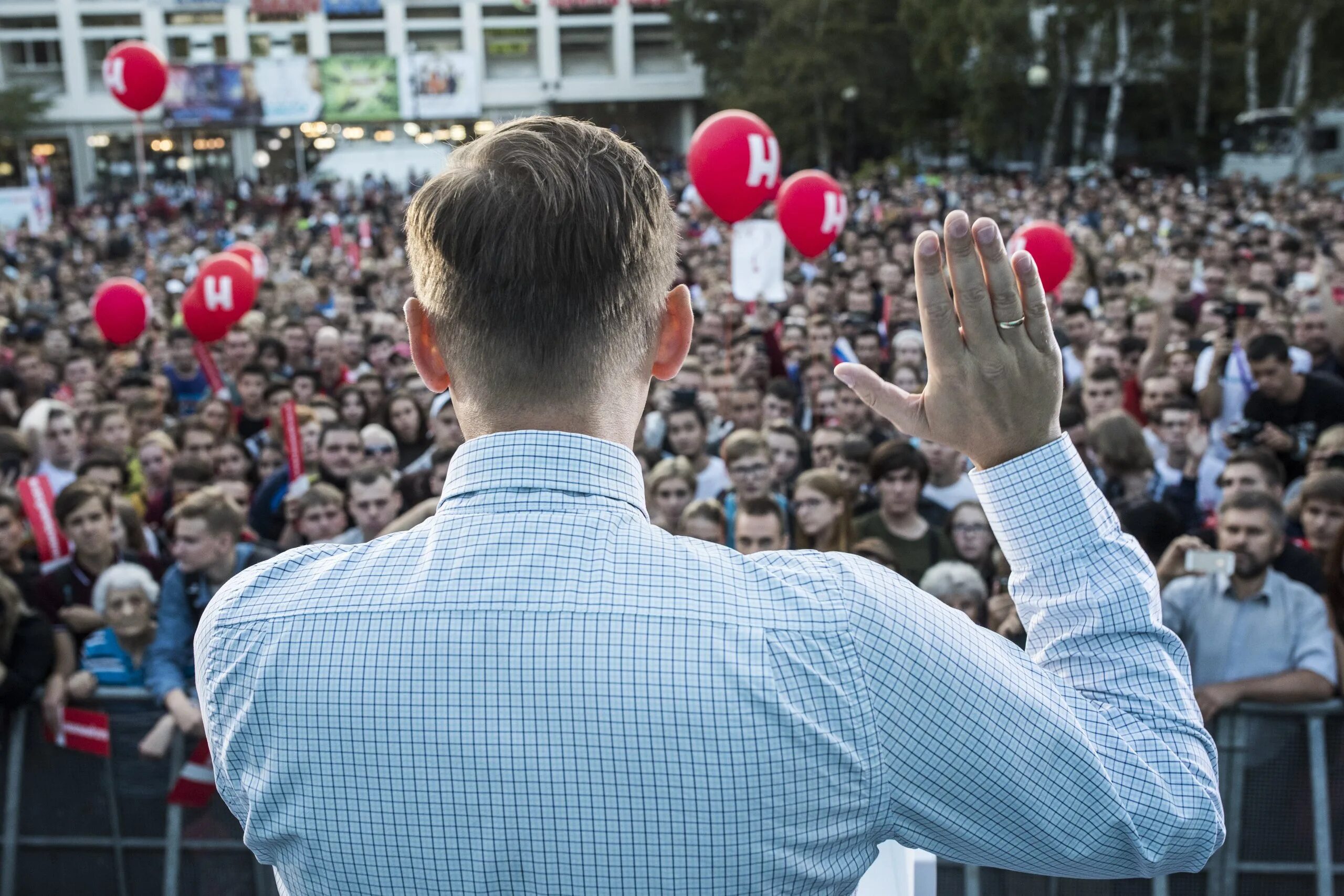 Навальный последнее выступление. Митинг Навального. Навальный со спины. Навальный Эстетика.