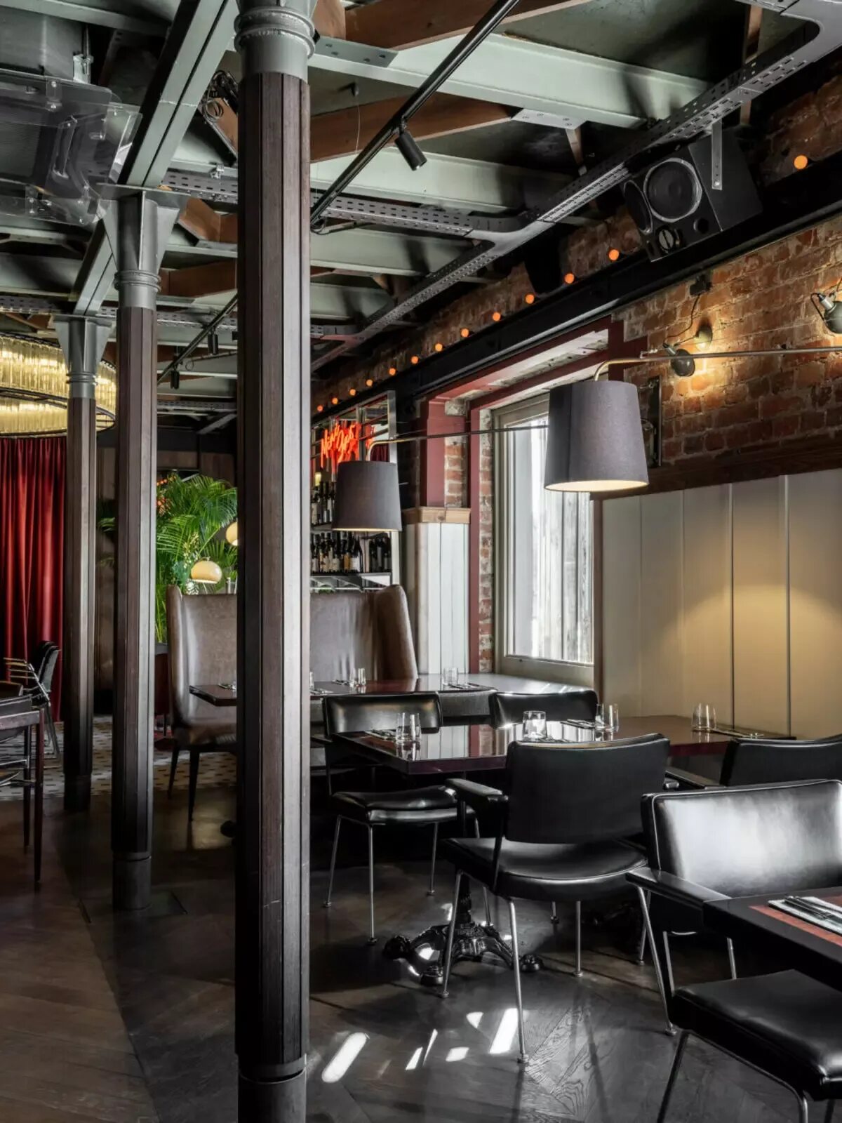 Бар ер. Драфт панк бар волжский. Бар стрелка москва. Бар стрелка берсеневская набережная. Гриль бар ерофей хабаровск.