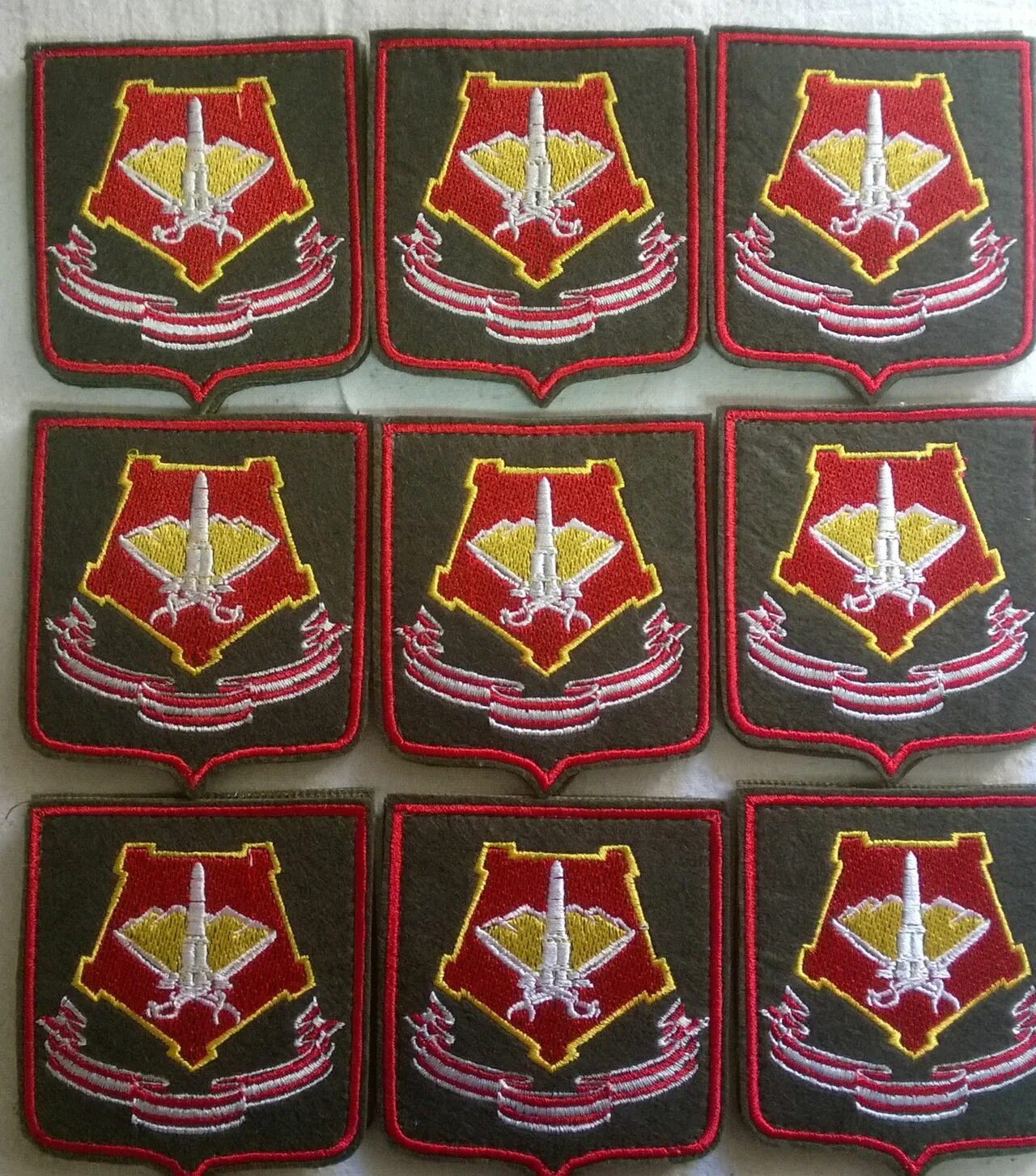 шевроны барнаул. пришить логотип на одежду. шеврон машина. шеврон вышивка. охотинспектор вышивка машинная.