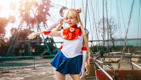 Cosplay blonde