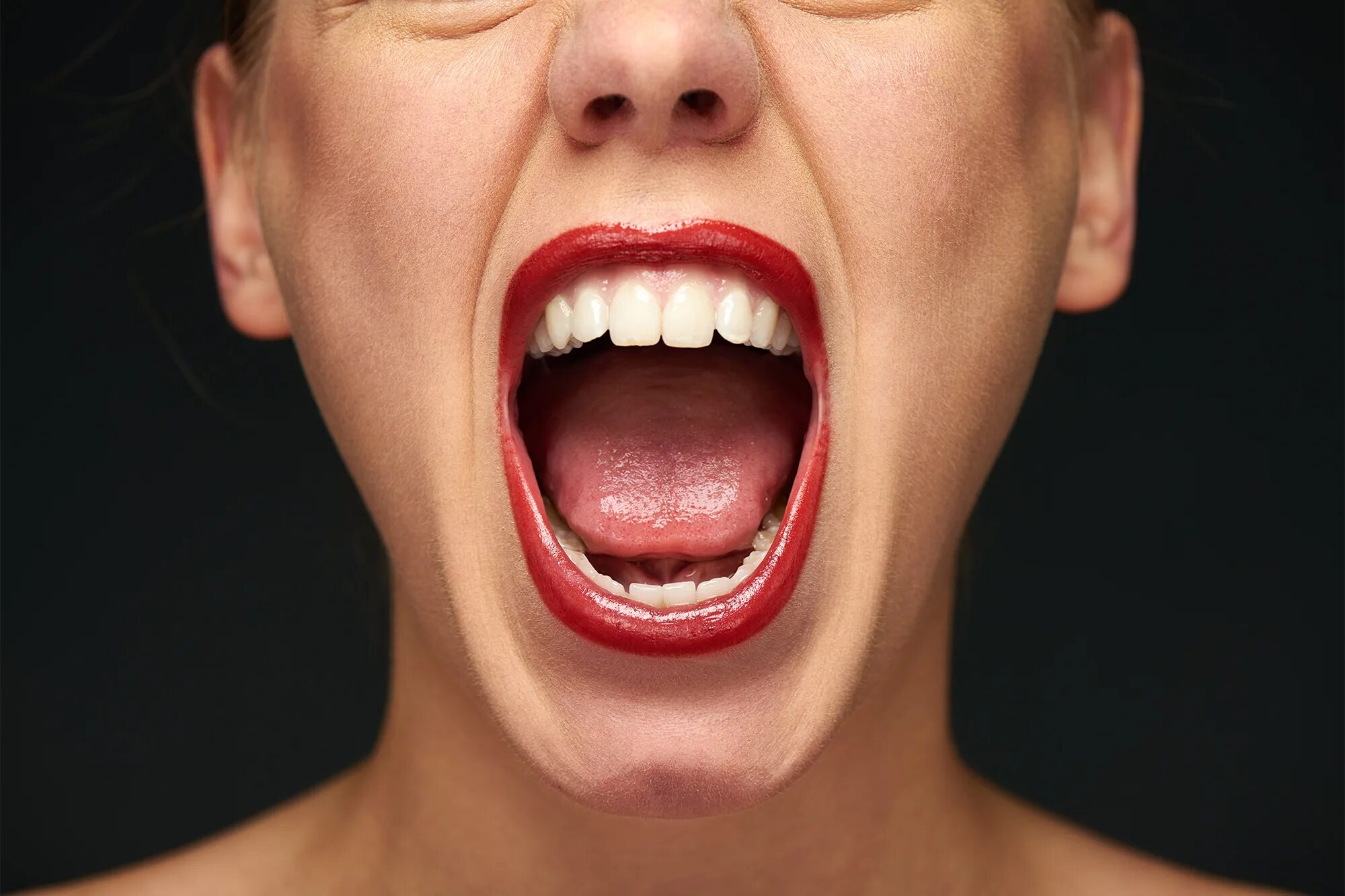 Biting faces