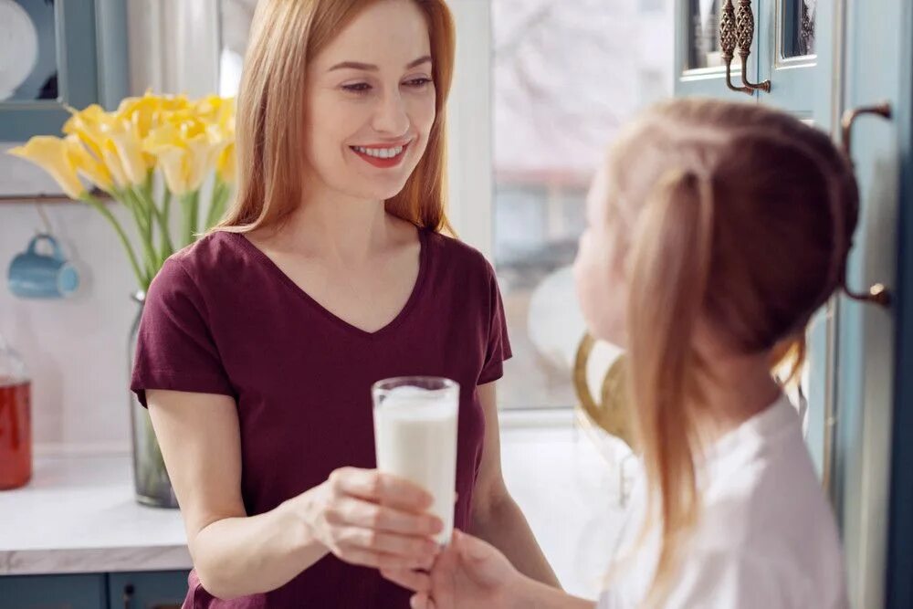 Daughters milk. Дочь Милк фото. Mom Milk taste. Milk to friends. What is Called girls giving Milk System.