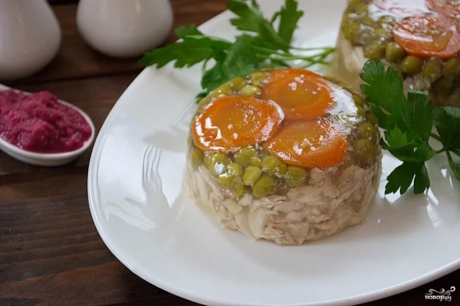 Холодец из свиных. Холодец из индейки. Студень из индейки рецепт. Заливное из индейки. Владимир пудинг холодец.