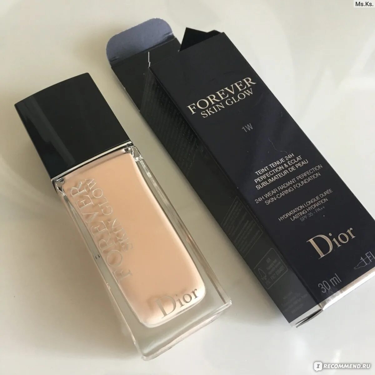 Тональный крем диор скин глоу. Тональный крем диор скин глоу. Dior тональный крем. Christian dior dior тональник 030. Тональный крем диор nude 010.