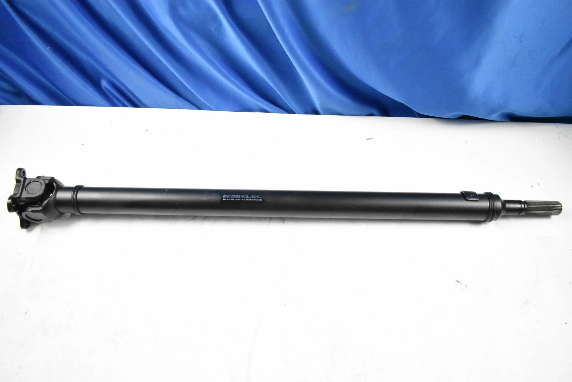 Передний кардан бмв. Передний кардан бмв. Передний кардан бмв х5 е53. E70 передний кардан. Передний кардан bmw f10.