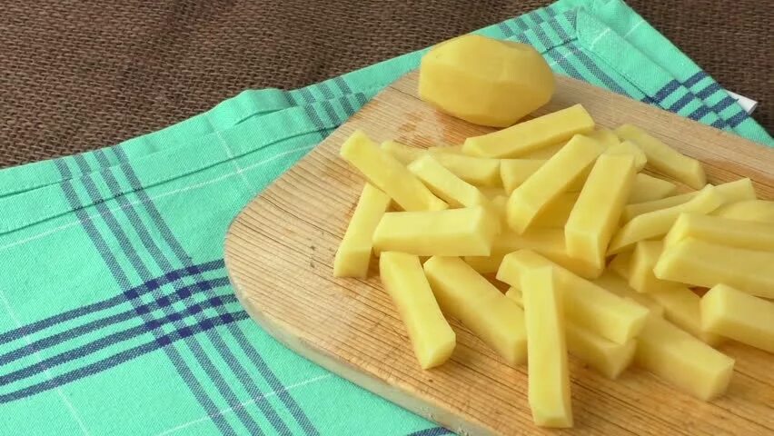 Картофель брусок